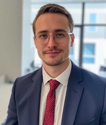 Corporate Fixed-Rate Bonds: The Search for Yield in London’s Financial Heart